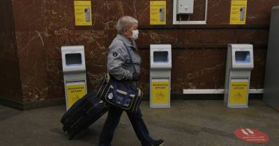 В метро Москвы уже неделю наблюдается дефицит антисептика в санитайзерах