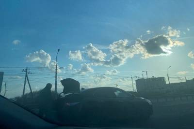 На Московском шоссе в Рязани столкнулись две легковушки