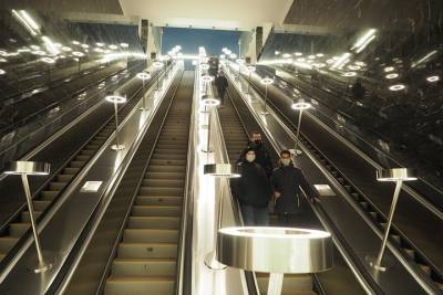 Дептранс Москвы показал, как проходит ремонт эскалаторов в метро