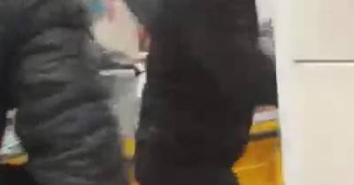 Жена отказалась надеть маску: в Мариуполе хулиган с топором разгромил супермаркет