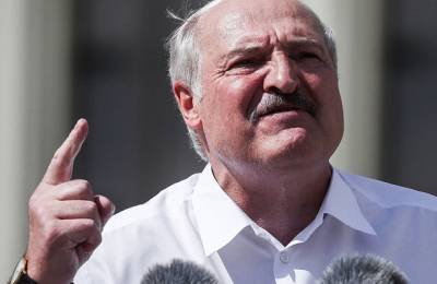 Над Беларусью опускается валютный занавес: Лукашенко готовит конфискацию и запрет на операции с валютой