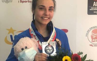 Украинка Лакийчук завоевала серебро на молодежном чемпионате мира по боксу