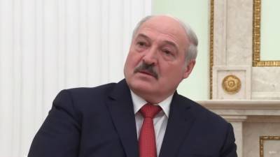 Лукашенко посоветовал Зеленскому "научится вести себя дипломатично"