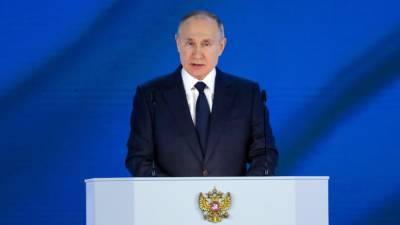 Речь Макрона на саммите по климату прервали для выступления Путина