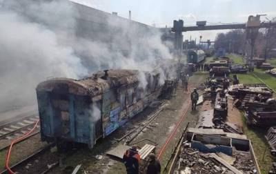 В Киеве вспыхнул пожар в железнодорожном вагоне