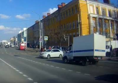 ДТП с участием автозака в центре Рязани попало на видео