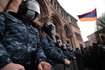 Полиция задержала 14 участников акции протеста в Ереване