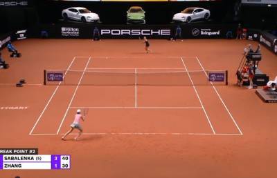 Арина Соболенко вышла в четвертьфинал теннисного турнира в Штутгарте