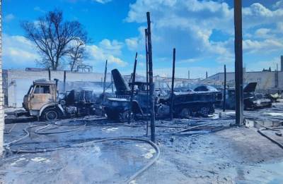 Сутки в зоне ООС: сгорели пять бензовозов с топливом, погиб один боец