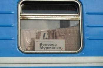 Пассажирский поезд «Вологда-Мурманск» опоздал на пару часов из-за задымления