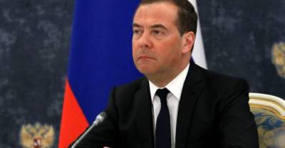 Медведев сравнил нынешние отношения России и США с Карибским кризисом