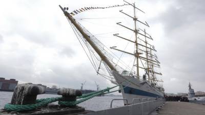 Выплывают расписные: "Газпром" поставит реплики семи кораблей в акватории Невы