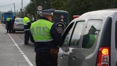 Российских водителей начнут штрафовать за поврежденный бампер и шипы летом