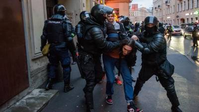 Почти 50 человек арестованы в Петербурге за участие в митинге