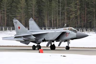 МиГ-31 распознал самолёт-разведчик ВВС США у границ РФ