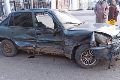 В Кургане два человека пострадали в столкновении автомобилей на перекрестке улиц Ленина-Гоголя