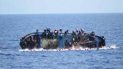В Средиземном море около 130 нелегальных мигрантов погибли при опрокидывании лодки