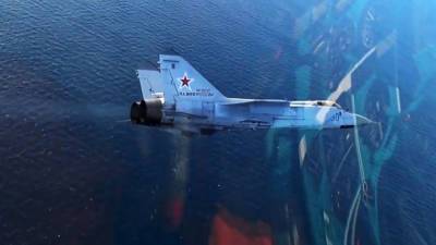 МиГ-31 не позволил разведчику США приблизиться к границам РФ