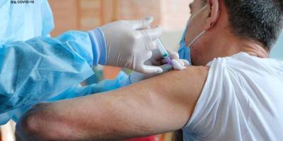 Прививки от коронавируса в Украине получили более 500 тысяч человек