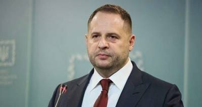 Ермак объяснил критикам власти, чьей заслугой является отвод войск РФ от границ Украины