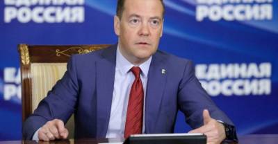 Медведев заявил, что США скатились в нестабильную внешнюю политику