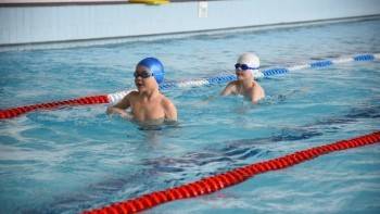 Второклассники школ Вологды пройдут 15-недельный бесплатный курс по обучению плаванию