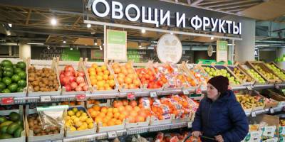 Россияне увеличили расходы, но экономят на овощах и фруктах