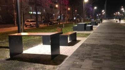 Пензенцы назвали одноразовыми скамейки и столы в сквере на ул. Славы