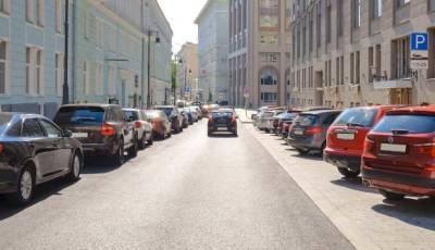 В майские праздники парковка в Москве станет бесплатной