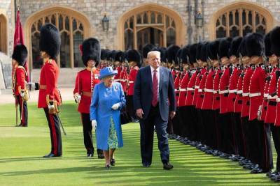 Как правит страной английская королева Елизавета?