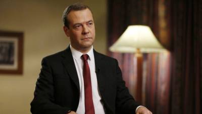 Медведев заявил о двойственной политике Вашингтона в диалоге с Москвой