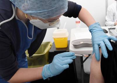 COVID зацепил большинство: украинцы готовы вакцинироваться