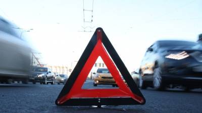 Шесть элитных автомобилей попали в ДТП на Рублевском шоссе в Москве