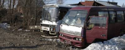 Школьники в Горном Алтае закидали камнями два автобуса после попытки угона
