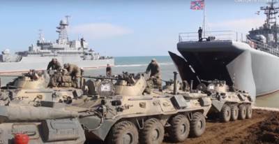 Войска РФ после учений покидают оккупированный Крым (видео)