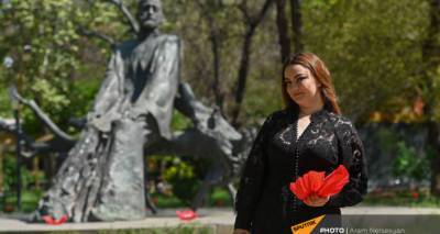 106 лет, 44 дня: армянские деятели искусств напомнили миру о Геноциде и войне алыми маками