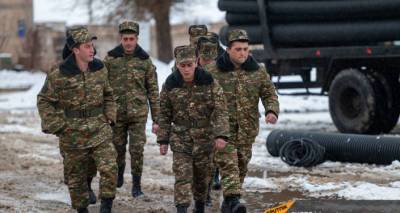 Ереван рассчитывает построить мощную армию с помощью России - Григорян