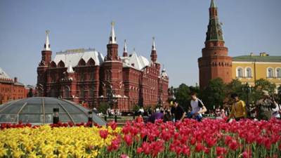 В Кремле прокомментировали продление майских праздников
