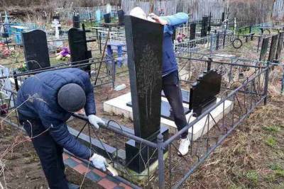 Под Брянском заключенные облагородили могилы ветеранов