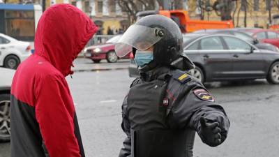 Красноярец с пиротехникой попал под статью после незаконного митинга - polit.info - Красноярск