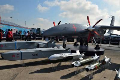 Новый турецкий БПЛА AKINCI задействует 3 типа управляемых боеприпасов за полет