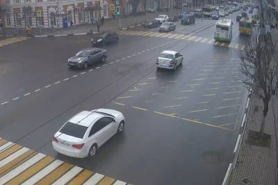 В центре Рязани из-за ДТП с троллейбусом и «буханкой» образовалась пробка