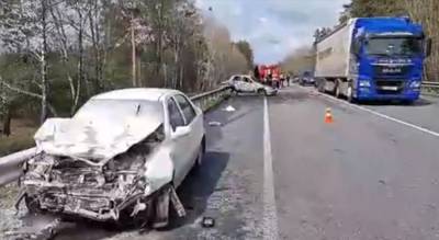 Кадры жуткого ДТП на проклятой трассе под Киевом: "авто взорвалось вместе с водителем"