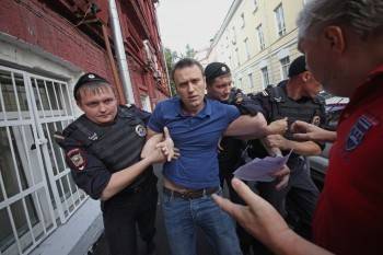 Алексей Навальный принял решение прекратить голодовку
