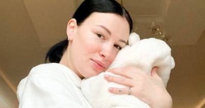 Анастасия Приходько растрогала нежными снимками с новорожденным малышом
