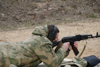 Псковские пограничники победили в соревнованиях по стрельбе из боевого оружия