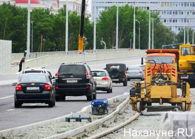 На Макаровском мосту до конца года запустят автомобильное движение по три полосы в каждую сторону