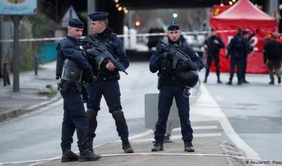 Выходец из Туниса во Франции зарезал полицейского в участке
