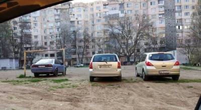 Одесские автохамы вышли на новый уровень цинизма, кадры безобразия: "не дают места детям"