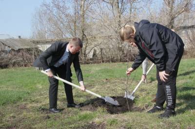 Дмитрий Аверов принял участие в международной акции «Сад памяти»